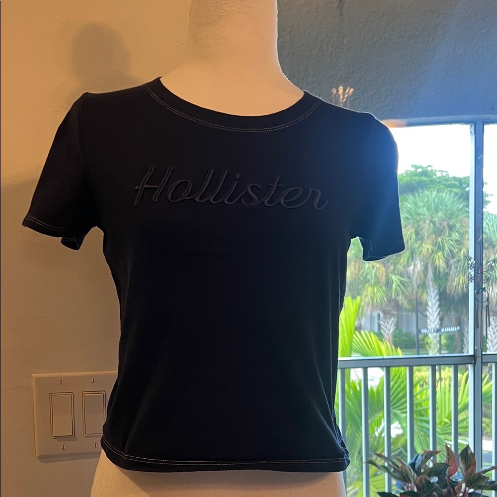 Hollister Navy Short Sleeve Tee